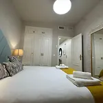 Centrally Located Flat In - Capuchinos * 말라가