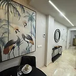 아파트 Centrally Located Flat In - Capuchinos *