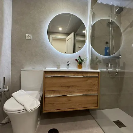 Centrally Located Flat In - Capuchinos Málaga