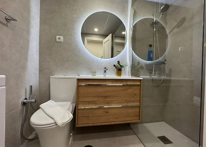 Centrally Located Flat In - Capuchinos Малага