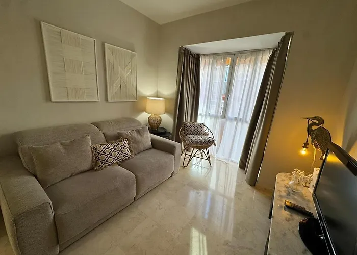 Centrally Located Flat In - Capuchinos * Малага