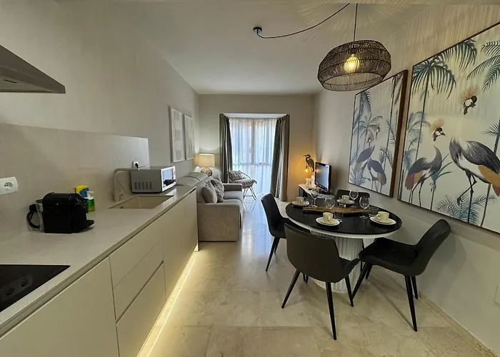 Апартаменты Centrally Located Flat In - Capuchinos